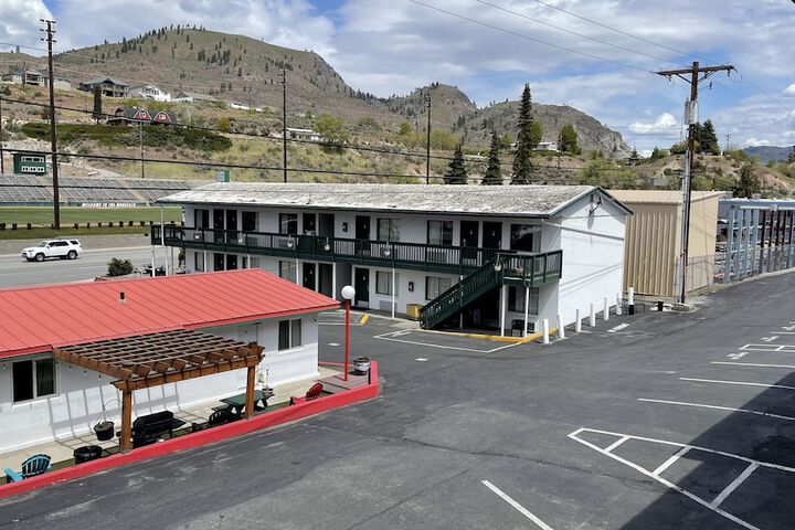 Hotel 8 of 72