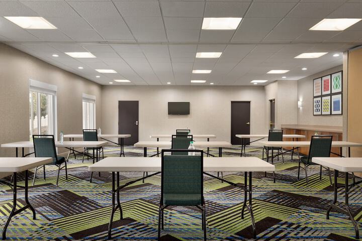 Holiday Inn Express Hotel & Suites Auburn - University Area by IHG