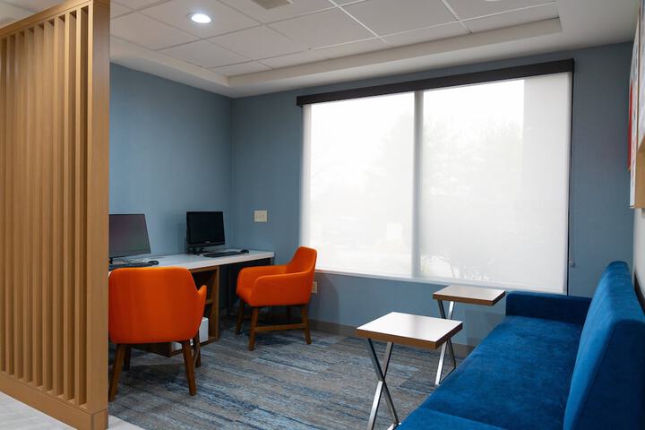 Business Center 61 of 61
