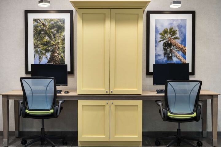 Business Center 36 of 36