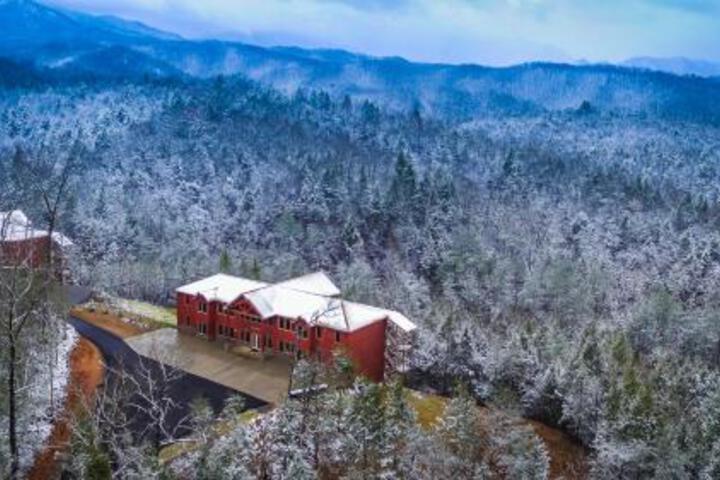 Foxwood Mansion Cabin
