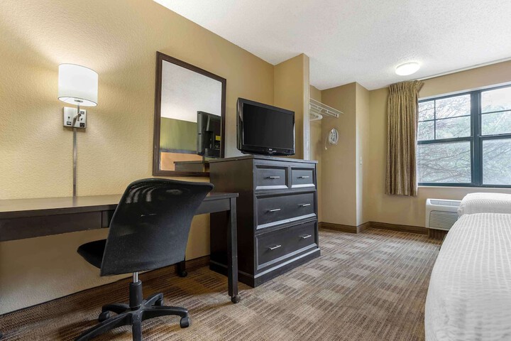 Room 25 of 29