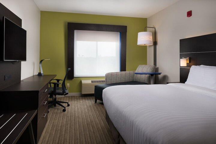 Room 19 of 38
