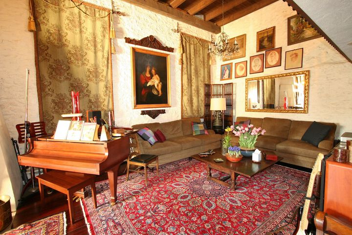 Room 10 of 40