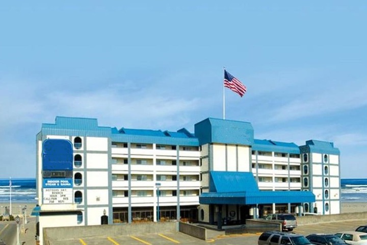 Promenade Inn & Suites Oceanfront