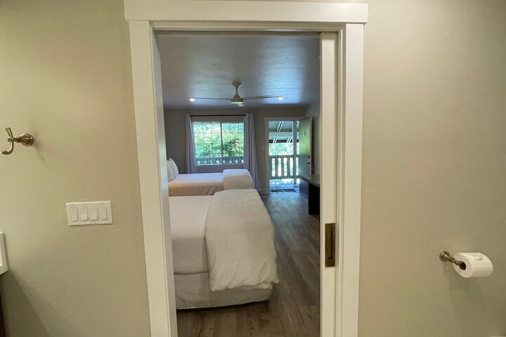Room 11 of 32