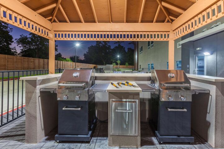 La Quinta Inn & Suites by Wyndham Houston East at Sheldon Rd