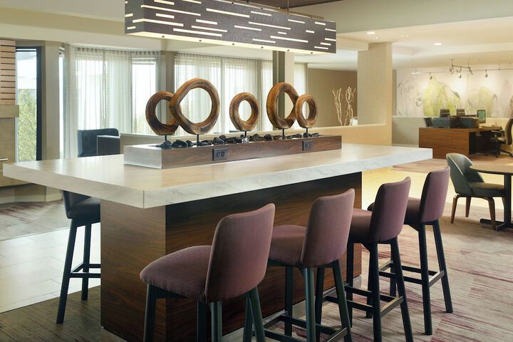Courtyard by Marriott Raleigh / Cary