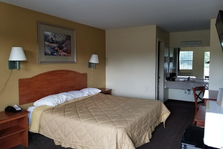 Room 25 of 49