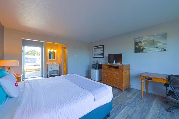 Waves Hotel NYE Beach - Newport OR