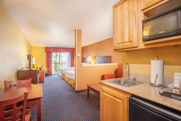 Room 15 of 43
