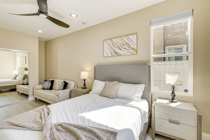 Mtn-view Gem w / Private Yard: Luxe Beaumont Home