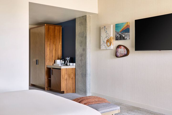 Room 14 of 100