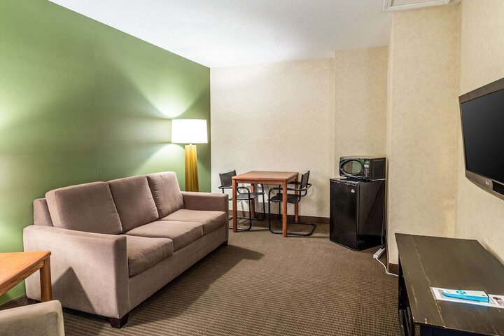 Room 47 of 61