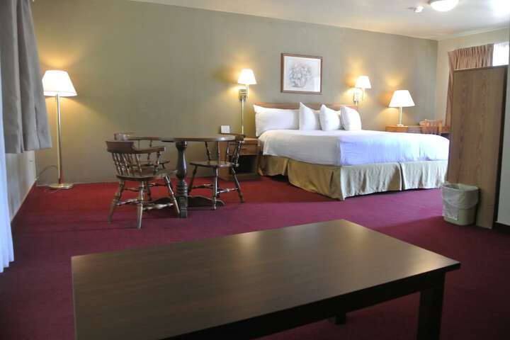 Vino Inn & Suites
