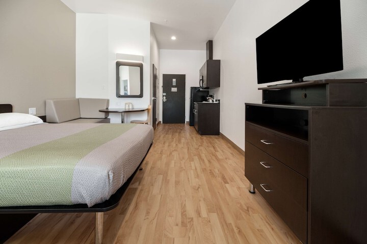 Room 36 of 37