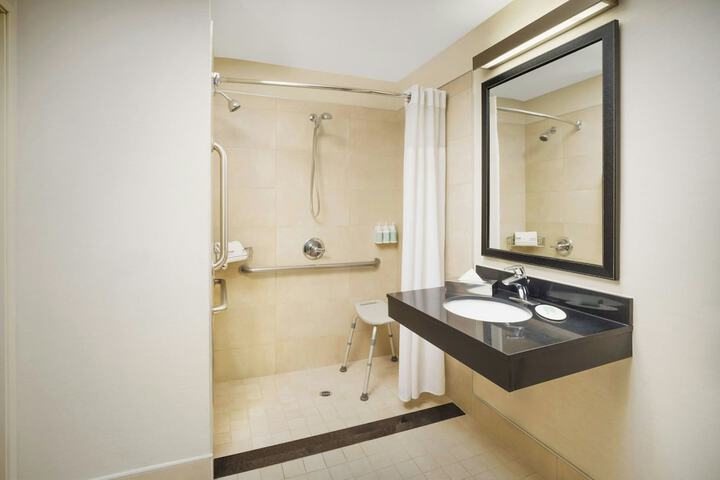 Room 18 of 36