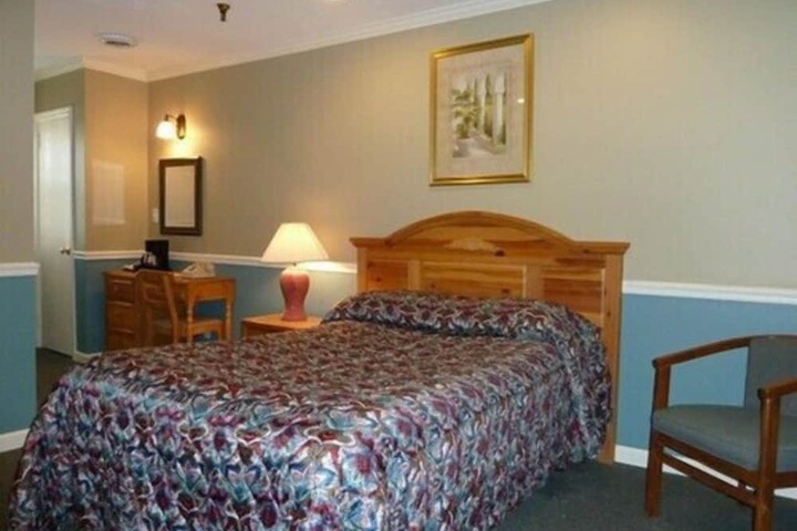 Room 8 of 15