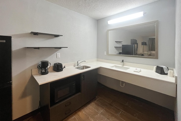Studio 6 Suites Hurricane Wv