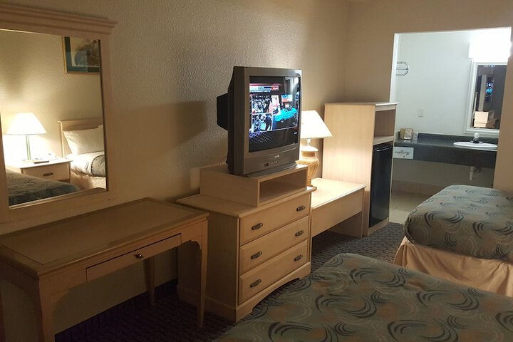 Room 16 of 30