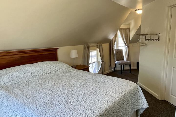 Room 3 of 11