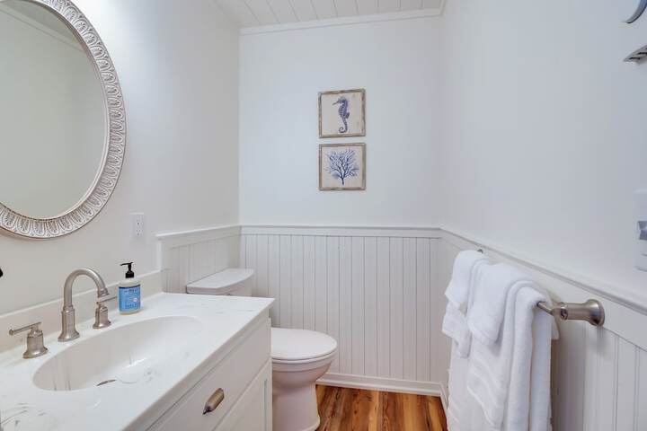 Beachfront Bandon Vacation Rental w / Ocean View!