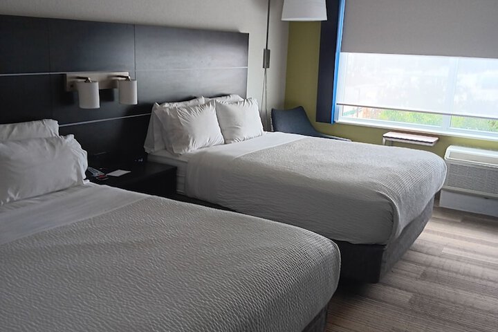 Room 11 of 26