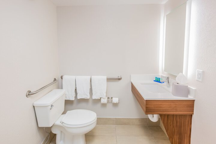 Holiday Inn Express Orange Beach by IHG