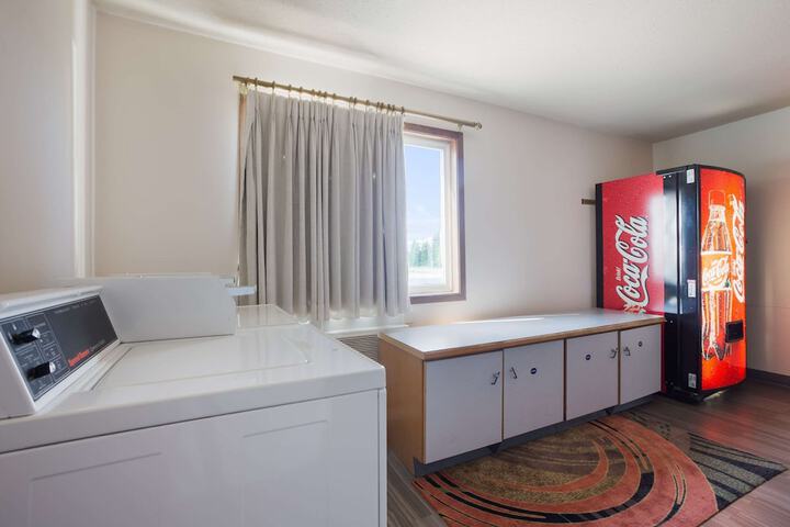 Room 12 of 38
