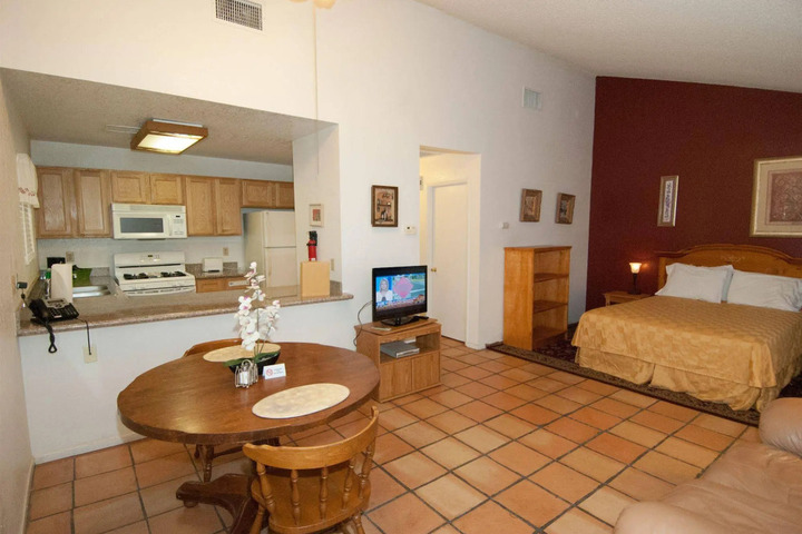 SUNNYVALE GARDEN SUITES HOTEL 29 PALMS A
