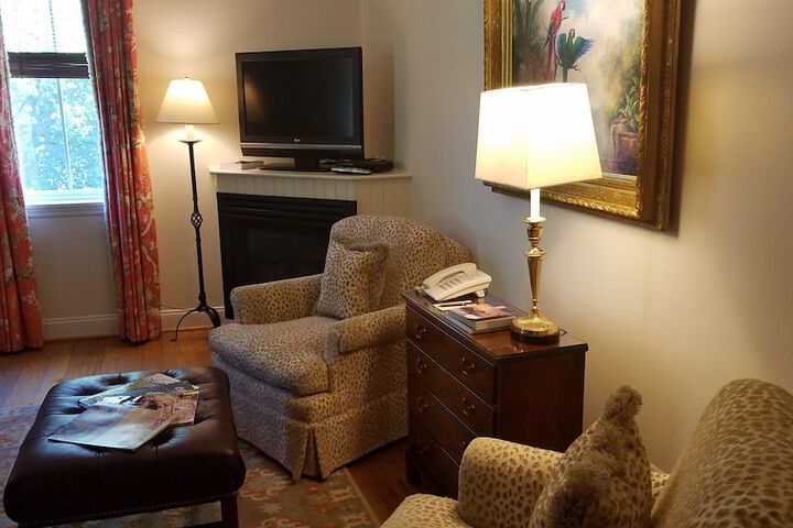 Room 68 of 93