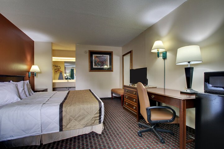 Room 16 of 19