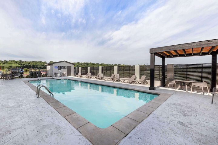 Pool 4 of 42