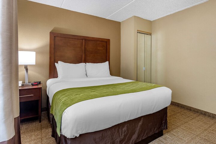 Room 8 of 32