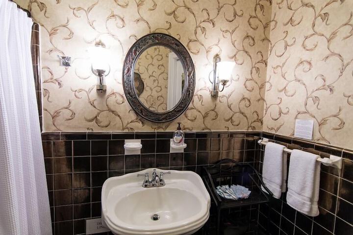 Room 14 of 72