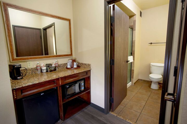 Room 6 of 35