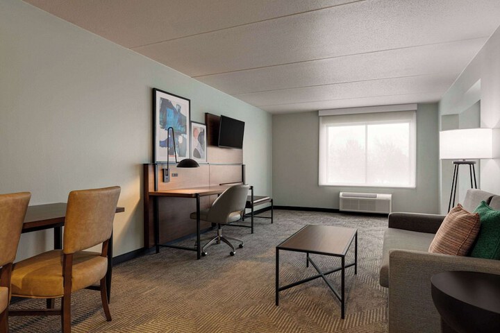 Wingate by Wyndham Green Bay / Airport