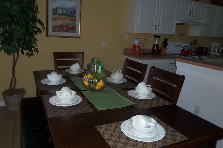 Dining 11 of 12