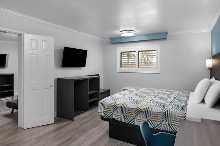 Red Lion Inn & Suites Lemoore