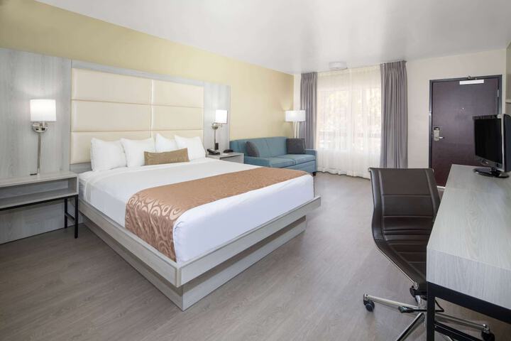 Room 14 of 27