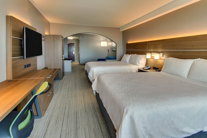 Room 13 of 25