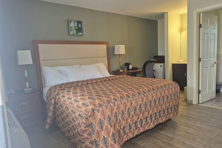 Maple Leaf Motel
