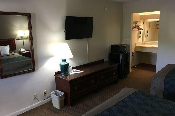 Room 12 of 39