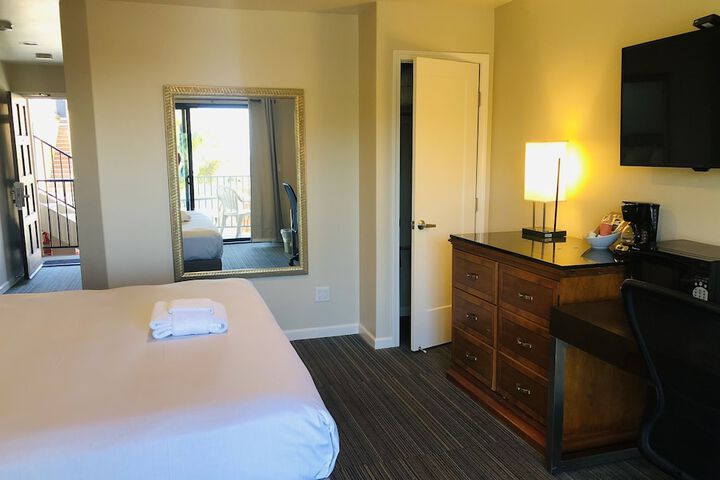 Moonlight Beach Motel