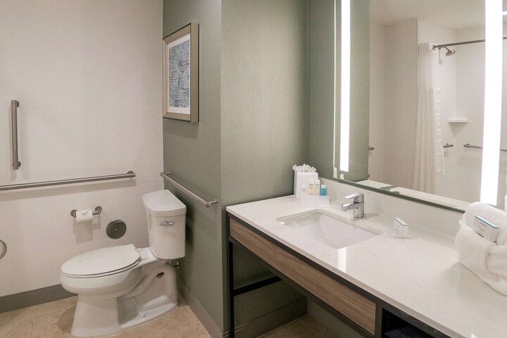 Room 32 of 45