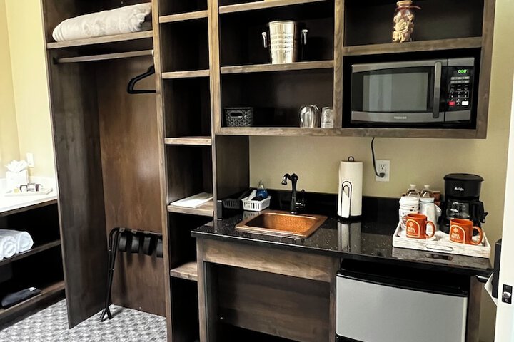 Room 20 of 33