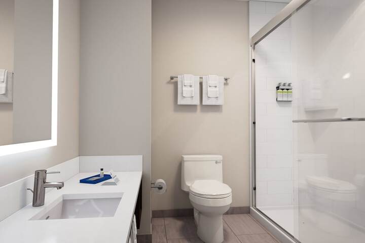 Holiday Inn Express and Suites Rhinelander by IHG