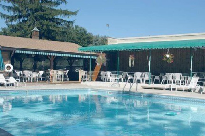 Pool 3 of 5