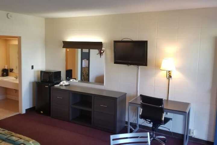 Room 7 of 10