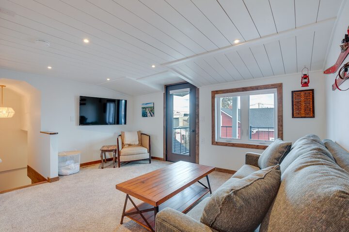 Pet-friendly Minocqua Home: Walk to Lake & Dining!
